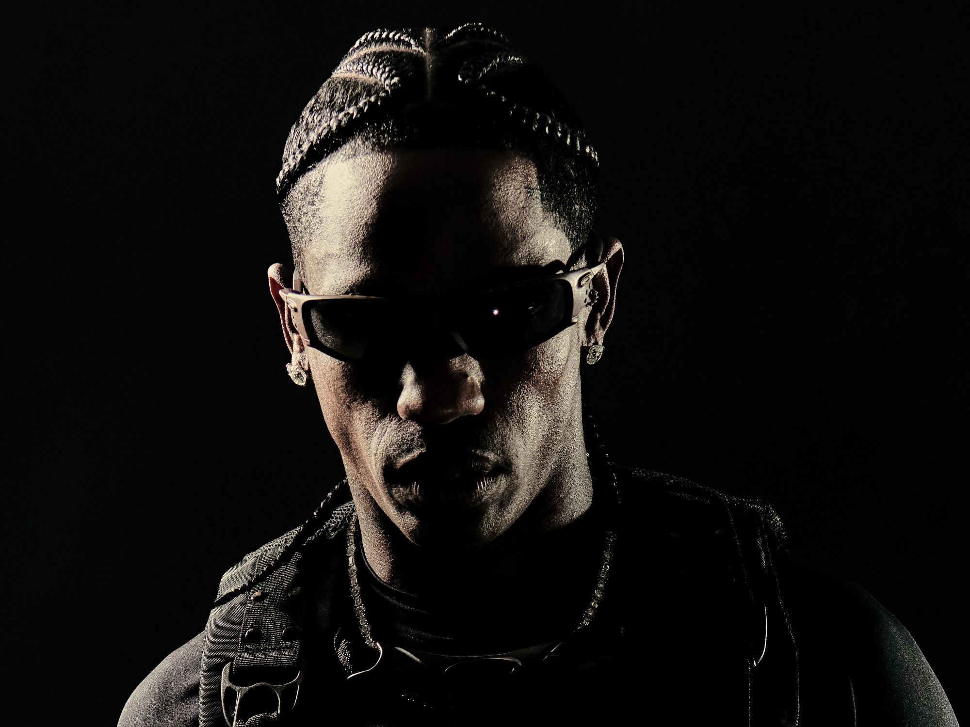 廃盤 OAKLEY SCAR サングラス Travis Scott着用 Oakley Goes Full Rager With Travis Scott Partnership | GQ Middle East